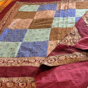 ❌ - SOLD - Lustrous Quilted Brocade Silk Bed Cover Textile (68"x 68")